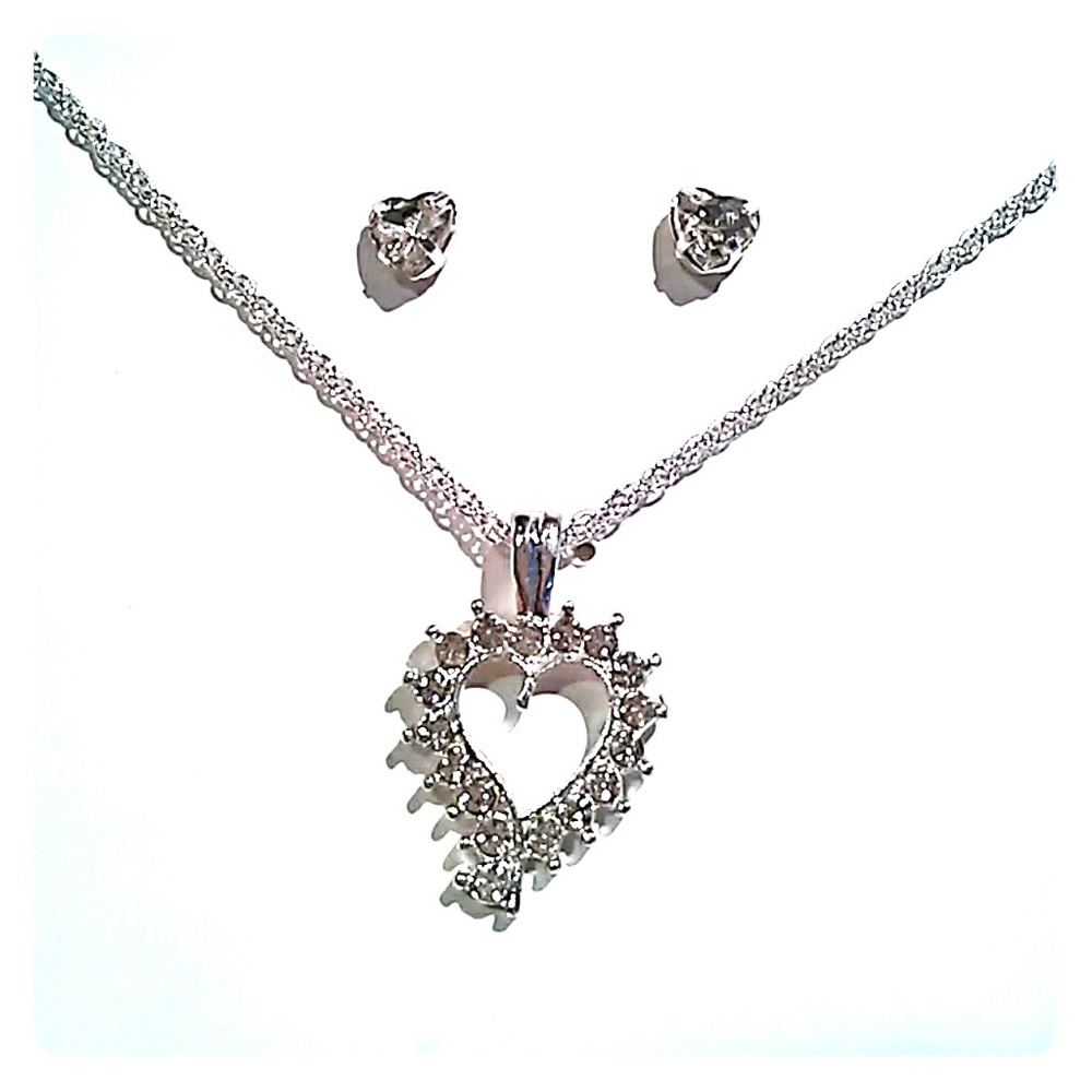 NEW! 3 piece Jewelry Set Heart Necklace with EarringS Simulated Diamonds Sparkle